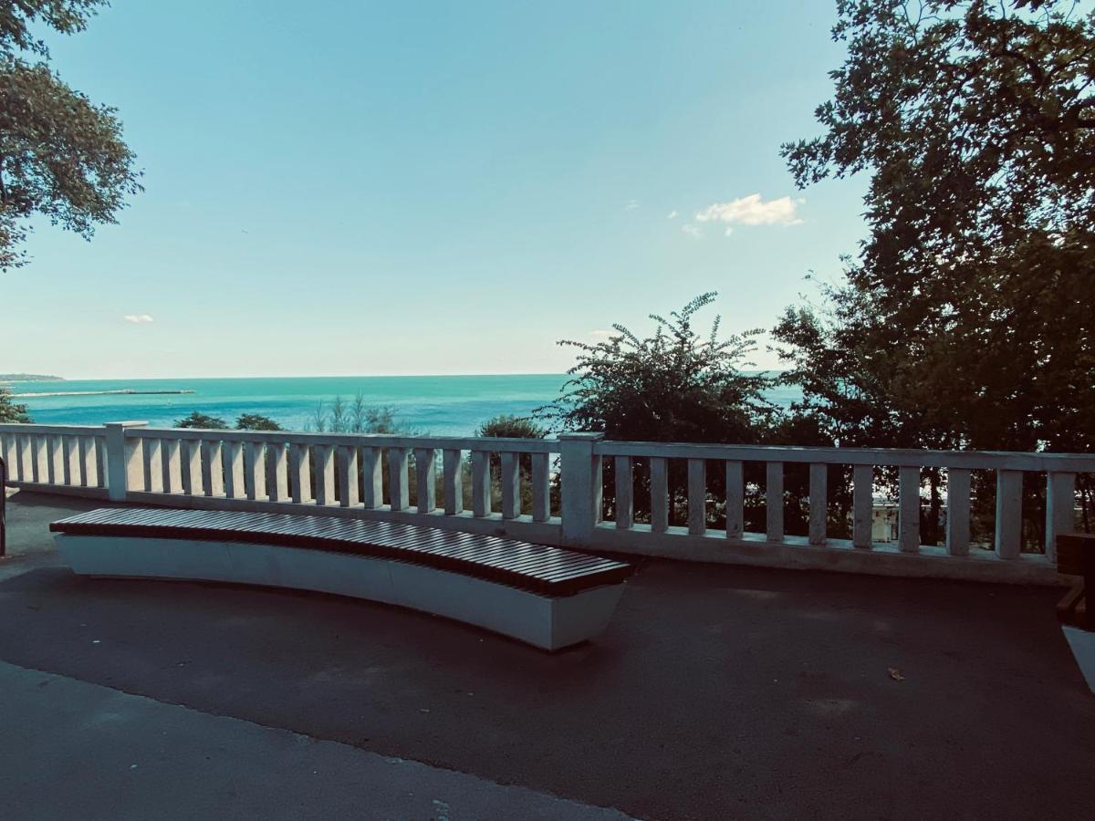 Мarelis Luxe Port Apartment Varna Eksteriør billede