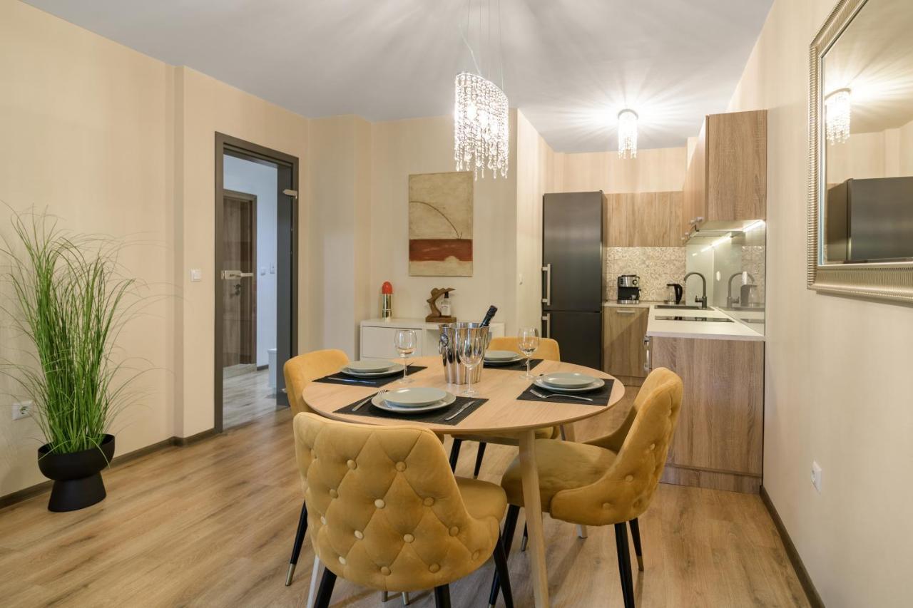 Мarelis Luxe Port Apartment Varna Eksteriør billede