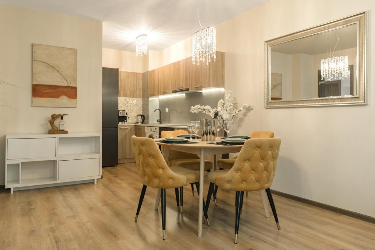 Мarelis Luxe Port Apartment Varna Eksteriør billede