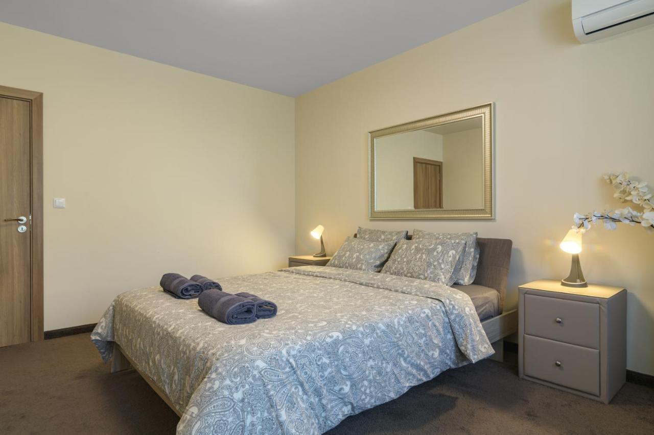 Мarelis Luxe Port Apartment Varna Eksteriør billede
