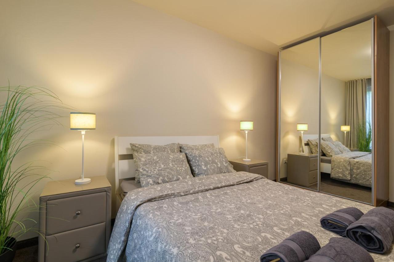 Мarelis Luxe Port Apartment Varna Eksteriør billede