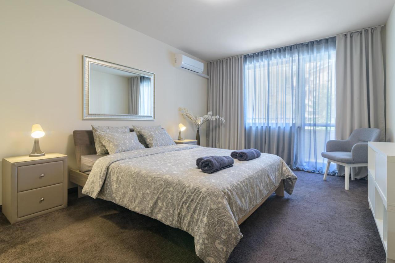 Мarelis Luxe Port Apartment Varna Eksteriør billede
