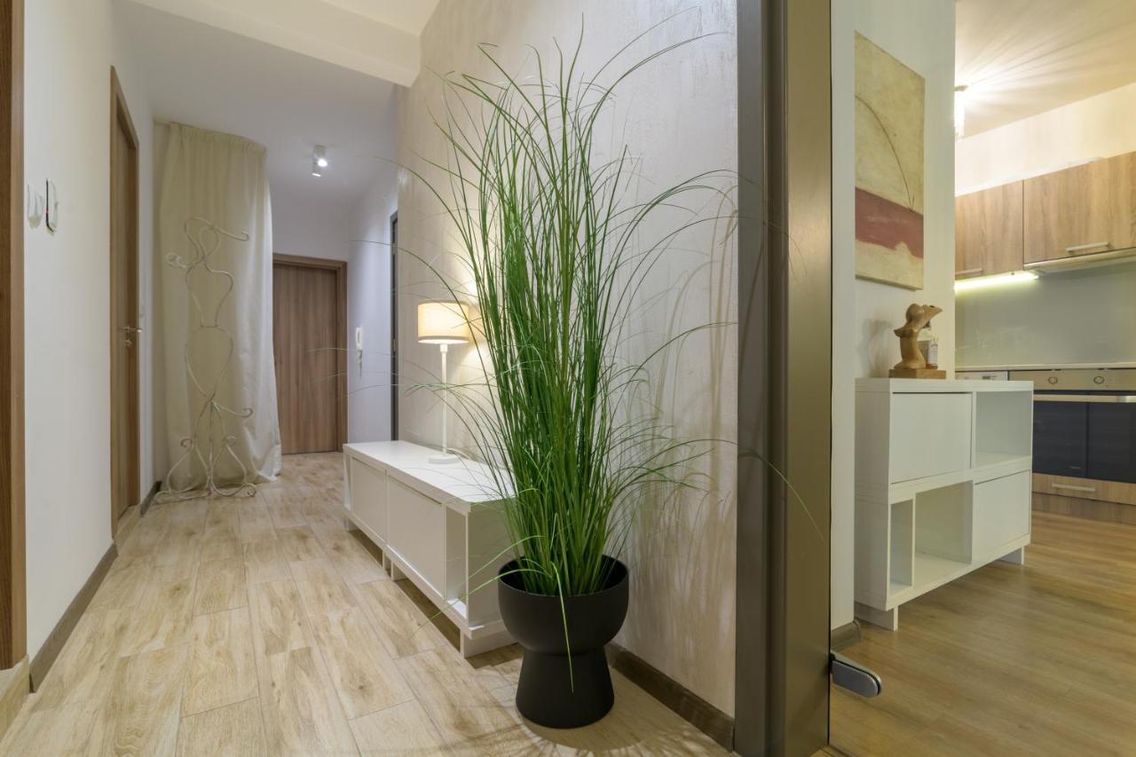 Мarelis Luxe Port Apartment Varna Eksteriør billede